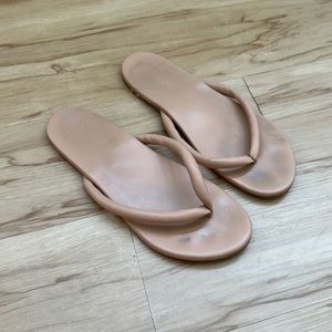 Been Sunbird sandal. Nude colored flip flop or thong sandal size 10